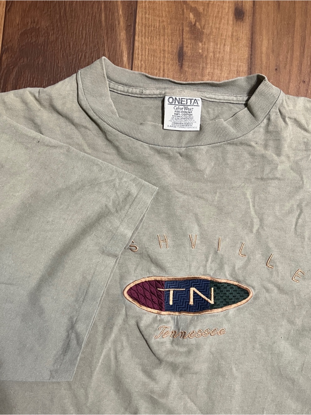 Vintage Nashville Tennessee t shirt men’s xl single stitch embroidered 90s